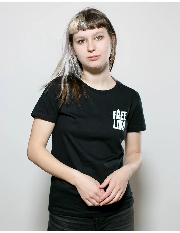Free Lina - Mob Action - SOLI T-Shirt fitted - Black