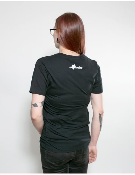 Kein Mensch ist illegal - No Borders - T-Shirt - Pocket Print -