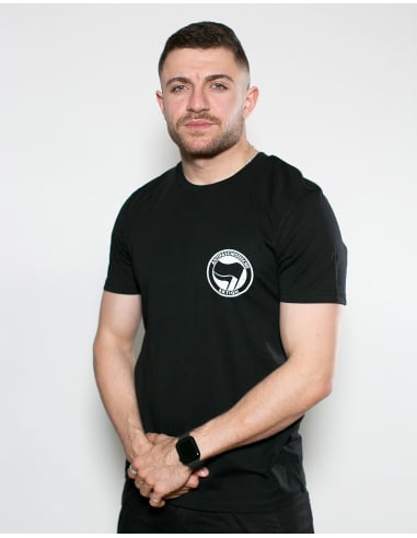 Wer gegen Nazis kämpft... - No Borders - T-Shirt - Black - @ No Borders