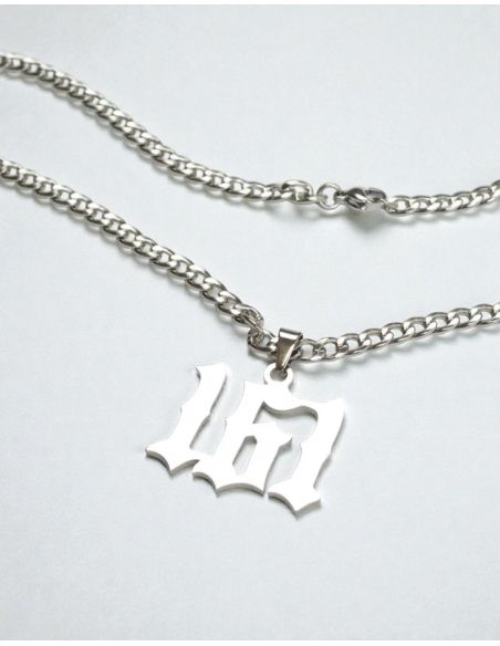 true-rebel-161-classic-necklace-silver-detail true-rebel-161-classic-necklace-silver-detail