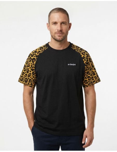 leo-raglanaermel-no-borders-t-shirt-schwarz-vorderseite