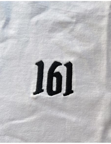 161-no-borders-tanktop-sticklogo-weiß-detail