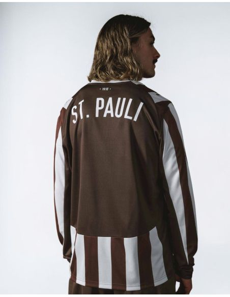 st-pauli-jersey-home-25-26-puma-longsleeve-back