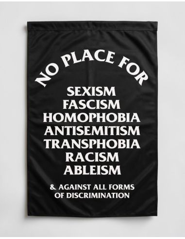 No Place For - Fahne - Hochformat - @ No Borders