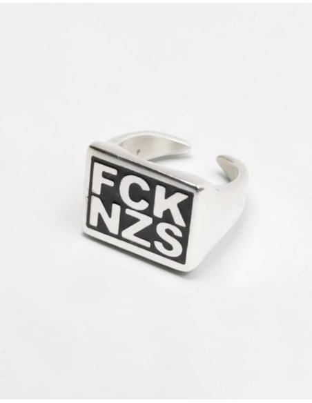 fck-nzs-true-rebel-steel-ring-detail-seitlich